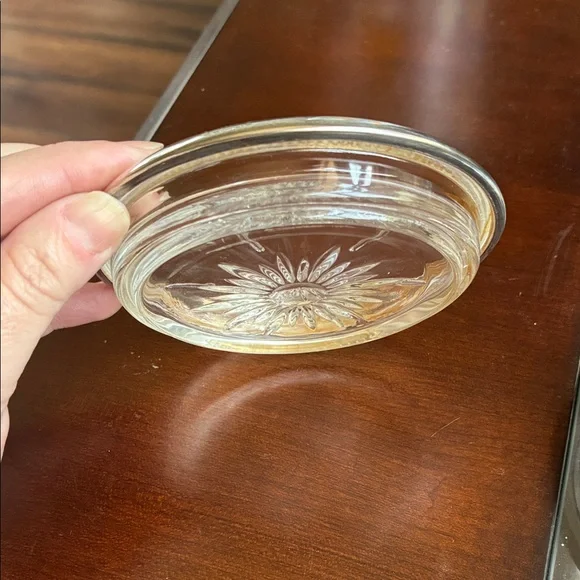 EUC! Vintage! Elegant Silver-plate and Cut Glass Coaster Set. - Picture 9 of 11